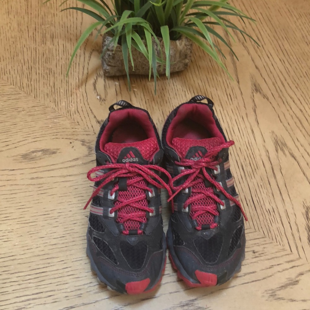ADIDAS Trail running shoes fits like 7.5